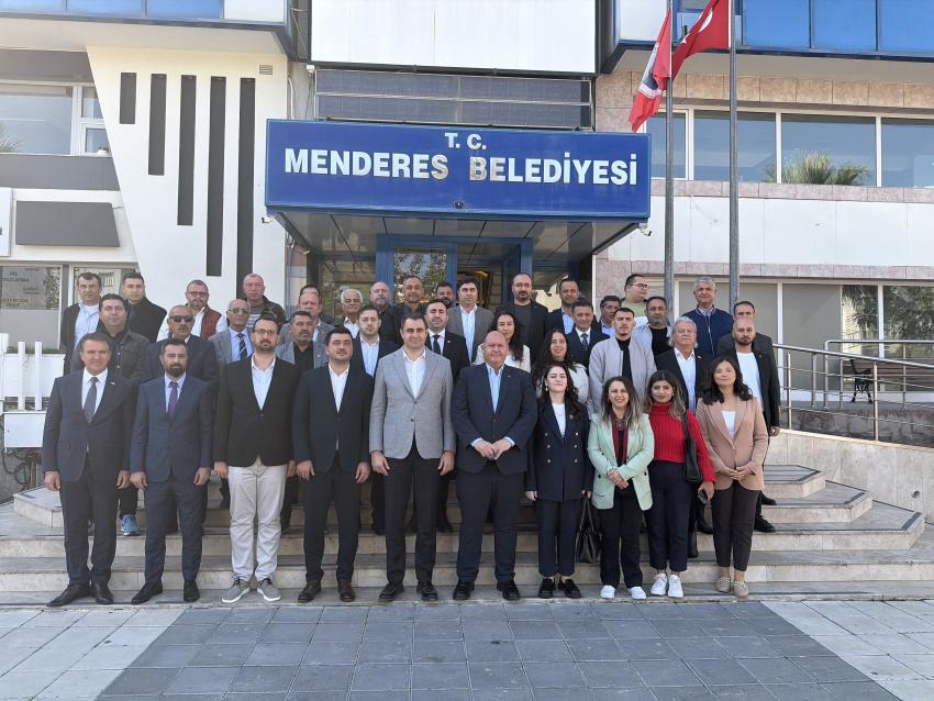 CHP İZMİR İL BAŞKANI GÜÇ MENDERES'İ ZİYARET ETTİ