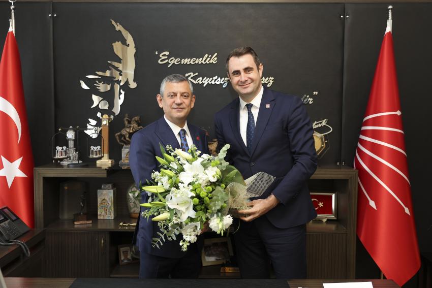 İZMİR CHP'DEN ÖZGÜR ÖZEL’E ZİYARET  