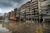 İZMİR'DE OCAK YAĞIŞLARI SEL BASKINLARINA NEDEN OLDU