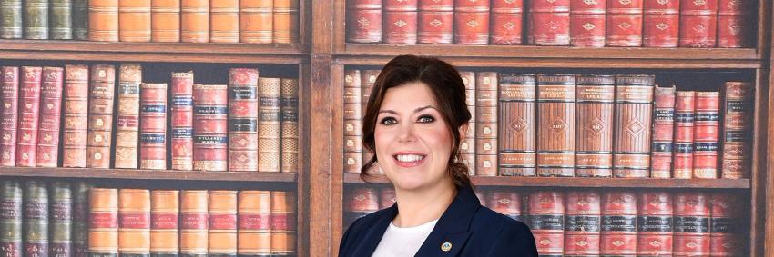 BİRİ PAVYONCU DİĞERİ PROFESÖR