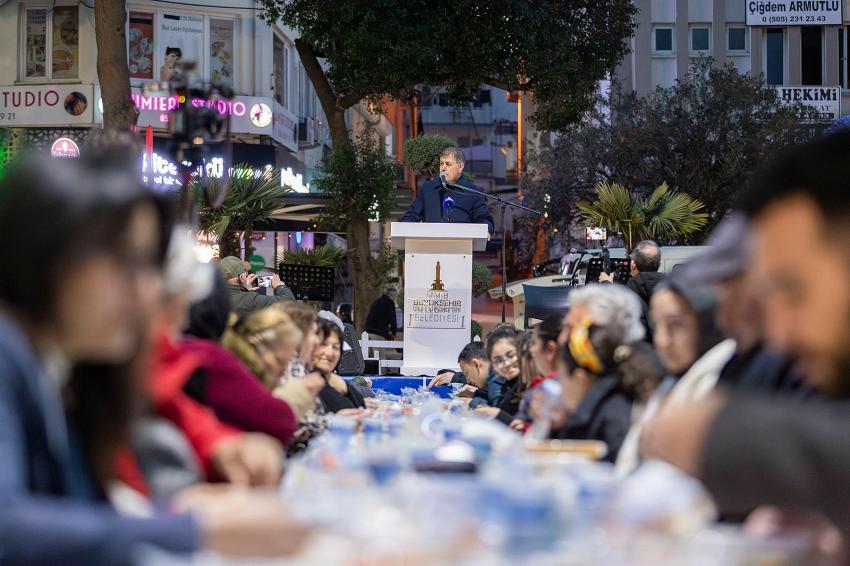 'SARAYLARA, ŞATAFATLI SOFRALARA İHTİYACIMIZ YOK'