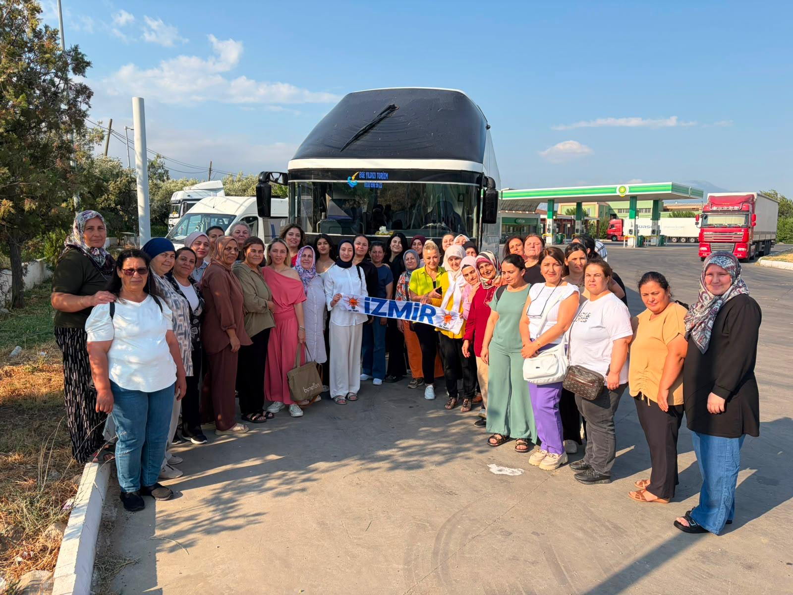 AK PARTİ İZMİR ANKARA YOLUNDA