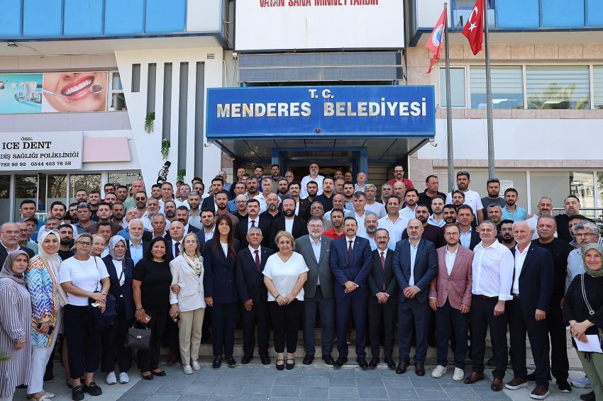 MENDERES'TE AK PARTİ'DEN ZAFER POZU