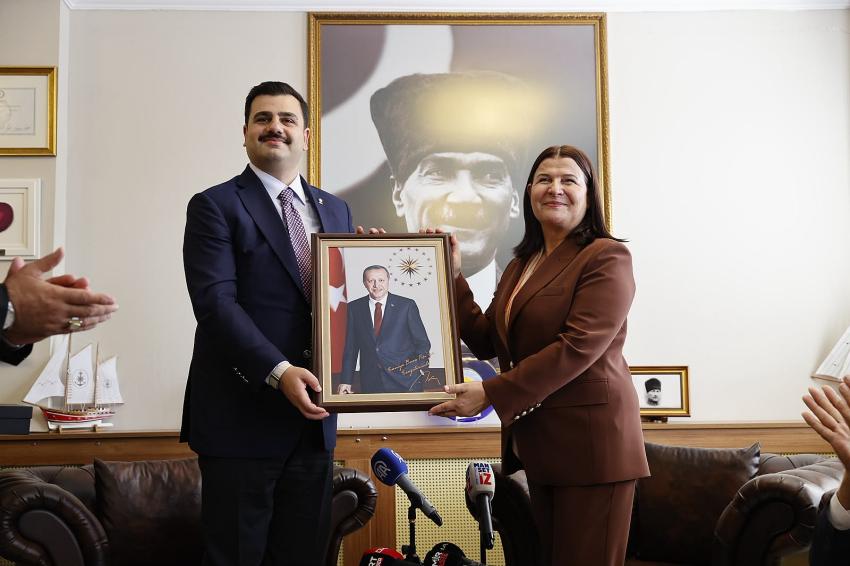 İNAN: 'FOÇA'YI DEV YATIRIMLARIN MERKEZİ YAPACAĞIZ'