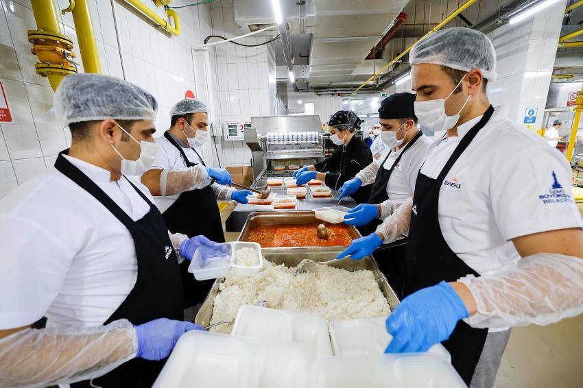 İZMİR BÜYÜKŞEHİR MİLYONLARA ULAŞTI