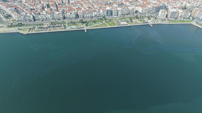 İZMİR KÖRFEZİ'NDE MAZOT VE YAĞ KİRLİLİĞİ
