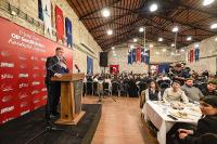 CEMİL TUGAY: 'BURASI İZMİR BAŞKA YERE BENZEMEZ'