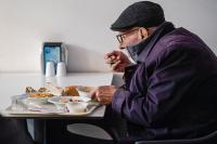 İZMİR'DE BİR TABAK SICAK YEMEK SEFERBERLİĞİ