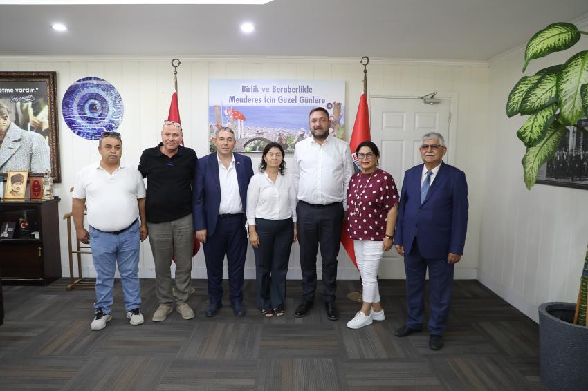UTKU GÜMRÜKÇÜ'DEN MENDERES MESAJLARI