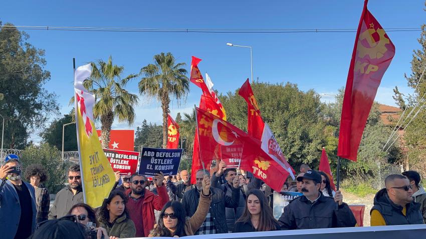 TKP BUCA'DA NATO ÜSSÜ ÖNÜNDE EYLEM YAPTI